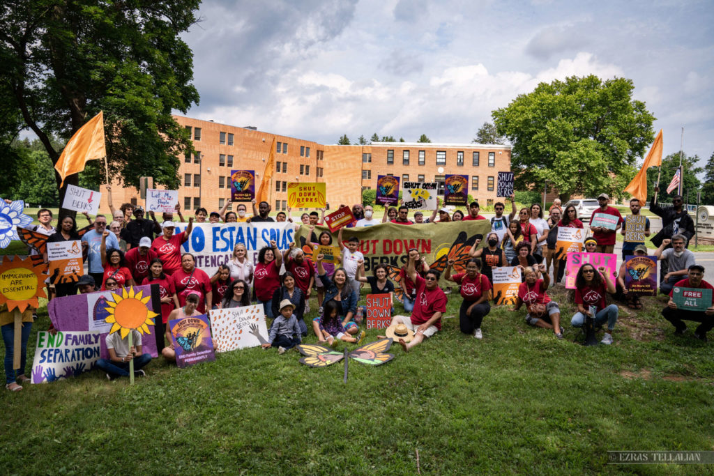 Une victoire pour les abolitionnistes : la prison d'immigration gérée par l'ICE ferme ses portes aujourd'hui