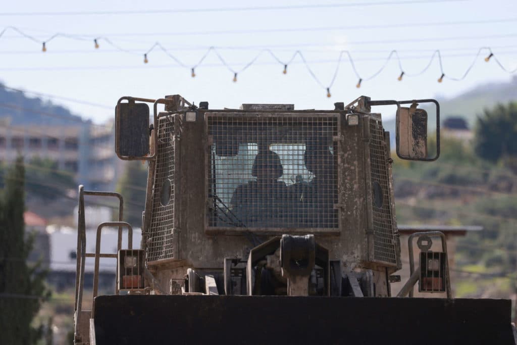 Des images montreraient Israël détruisant un cimetière à Gaza au bulldozer et exhumant des corps